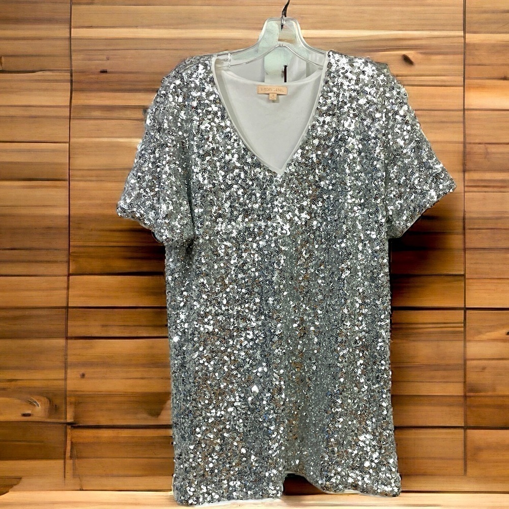 Hidden Label Silver Sequin Dress Size Small - Short Sleeve, V-Neck, Fully Lined - Picture 8 of 11
